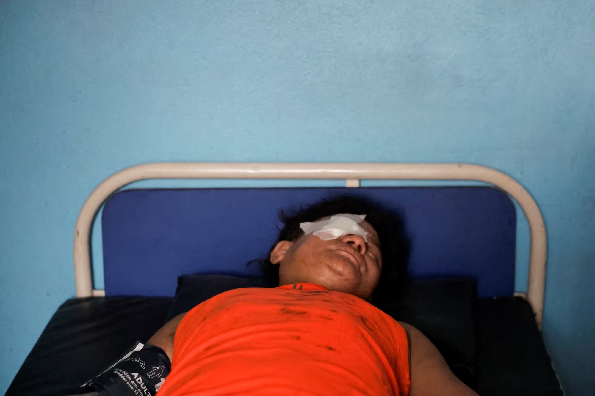 কাদা-পাথরের স্রোতে বিধ্বস্ত নেপাল-তিব্বত সীমান্ত