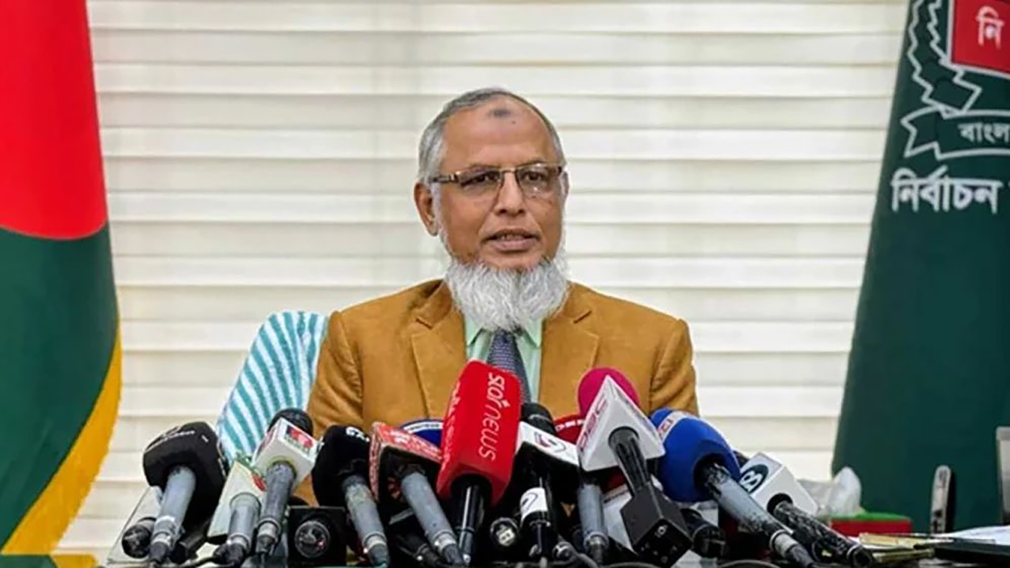 জানুয়ারিতে ইউপি নির্বাচন, আশা ইসি আনোয়ারুলের