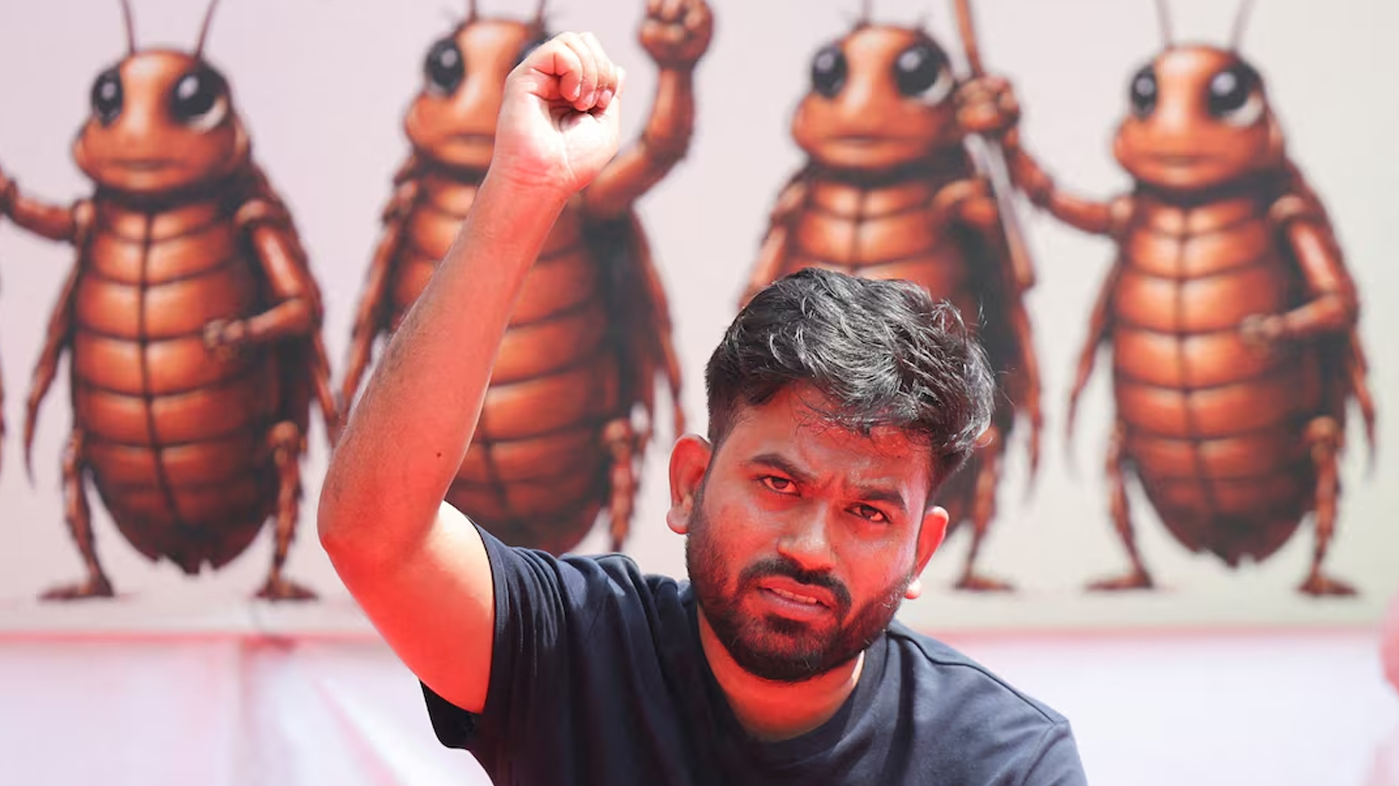 ভারতজুড়ে ককরোচ পার্টির নতুন কর্মসূচি