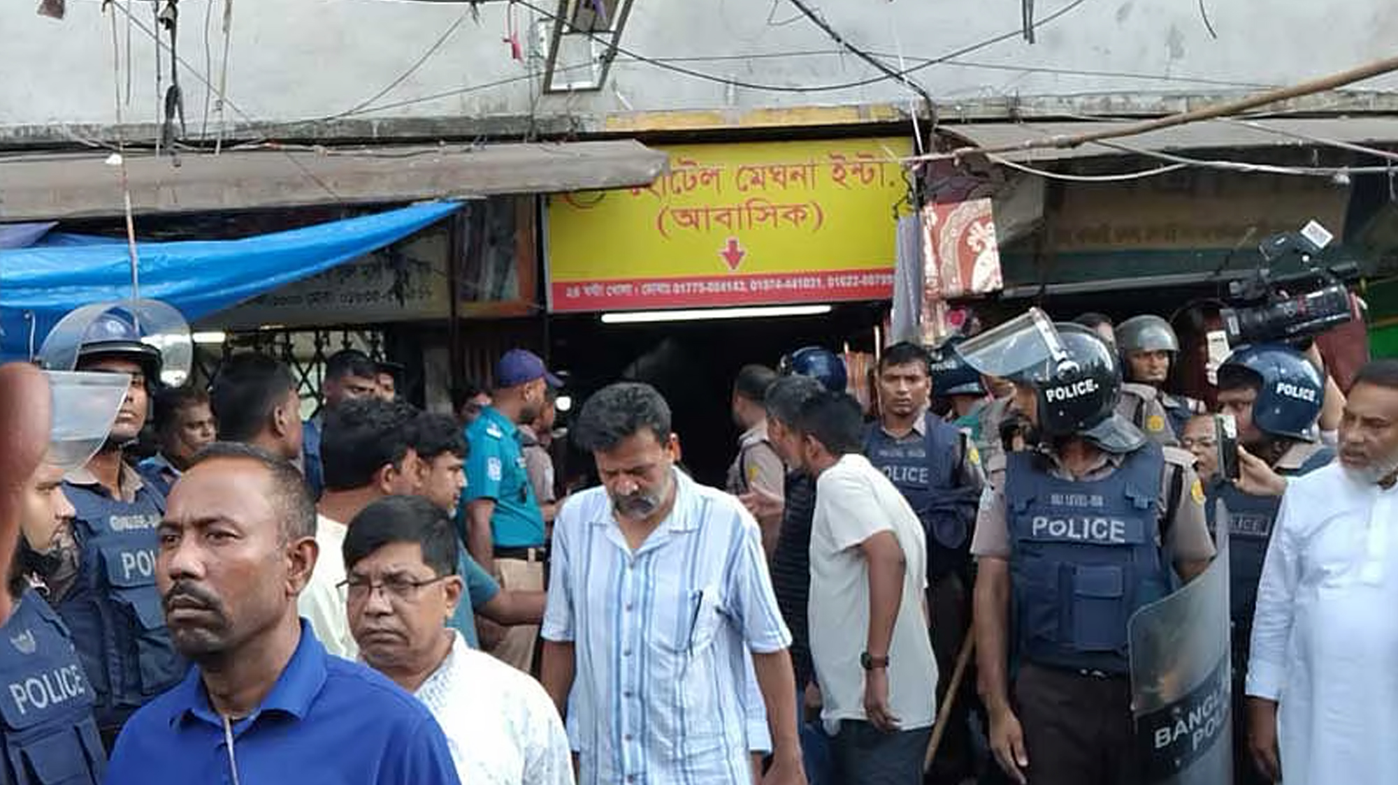 জাসদের কার্যালয় থেকে আওয়ামী লীগ সন্দেহে আটক অর্ধশতাধিক